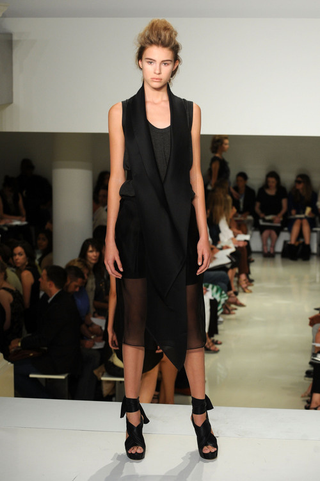Illustration for article titled Goth Fairy Princesses Take The Runway At Vera Wang